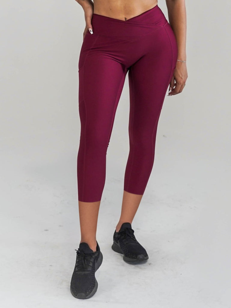 Women's Mid-Rise Capri Leggings XL (16) Cranberry Simplicity All